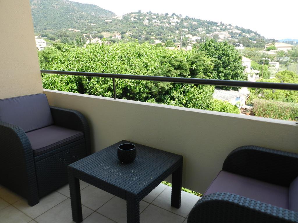 Hotel L'Orangeraie Le Lavandou Habitación foto
