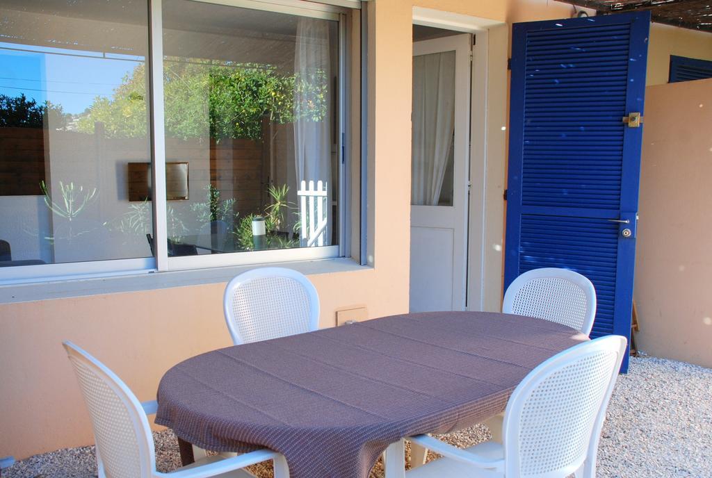 Hotel L'Orangeraie Le Lavandou Habitación foto