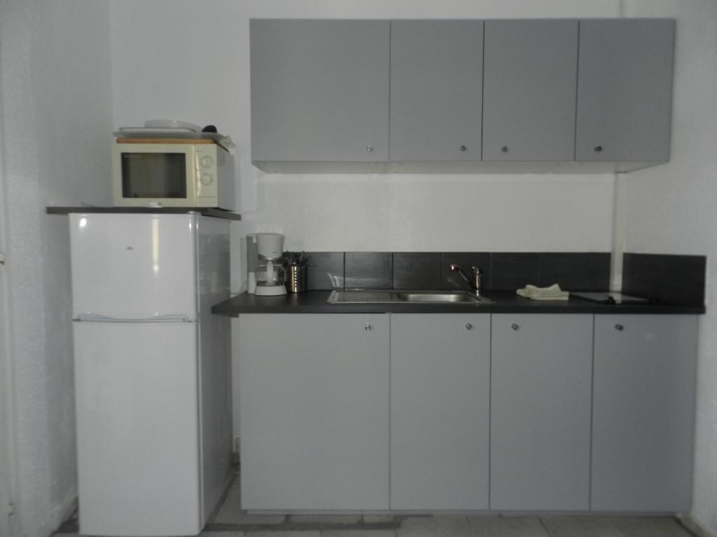 Hotel L'Orangeraie Le Lavandou Habitación foto